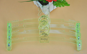 Percha de Plástico para Ropa Interior con Pinzas, 215mm*105mm, Modelo Hot Top - Product Image 4