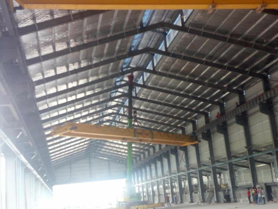 Bâtiment d'entrepôt en acier de construction en acier adapté aux besoins du client par usine en gros de fabrication