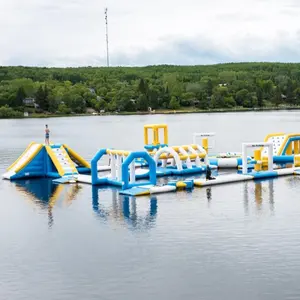 Canada 100 Capaciteit Opblaasbare Commerciële Drijvende Water Park Games Met Tuv Certificering