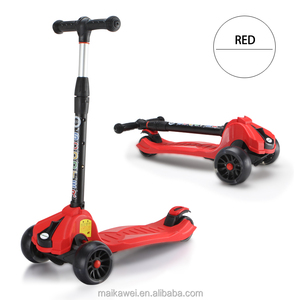 Scooter extérieur pliable de haute qualité à 3 roues clignotantes en PU avec barre en T en aluminium pour les enfants de 3 à 12 ans - Product Image 3