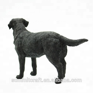 Figura de Perro <span class=keywords><strong>Labrador</strong></span> Negro de Resina Personalizada, Modelo de Perro <span class=keywords><strong>Pequeño</strong></span>, Escultura de Animal Realista - Product Image 4