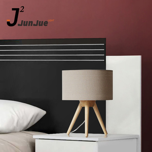 Moderne <span class=keywords><strong>bois</strong></span> <span class=keywords><strong>trépied</strong></span> <span class=keywords><strong>lampe</strong></span> de table de base - Product Image 6