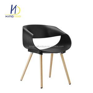 <span class=keywords><strong>Sedie</strong></span> Ovali a Forma di Uovo con Schienale <span class=keywords><strong>in</strong></span> Plastica Colorata e Gambe <span class=keywords><strong>in</strong></span> <span class=keywords><strong>Legno</strong></span> <span class=keywords><strong>in</strong></span> Vendita - Product Image 2
