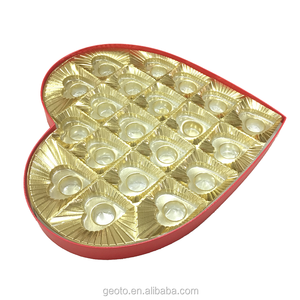 Scatola d'imballaggio della caramella del cioccolato della finestra trasparente a forma di <span class=keywords><strong>cuore</strong></span> di san valentino <span class=keywords><strong>con</strong></span> il vassoio dell'oro dell'animale domestico - Product Image 2