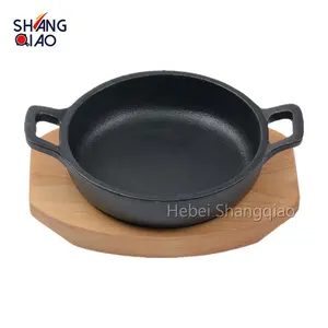 Round Gratin Cookware Cast Iron Mini Server Baking Dish With Wooden Serving Board