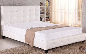Cama Doble Queen Size de Contrachapado Italiano y Cuero Blanco - Product Image 6