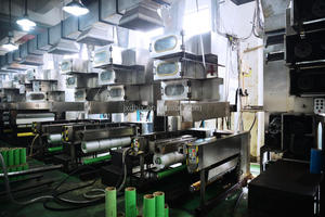 Línea de producción de hilo de máquina FDY Extrusora giratoria de fabricación de fibra multifilamento de 7g/<span class=keywords><strong>d</strong></span> con diseño de un solo tornillo - Product Image 2