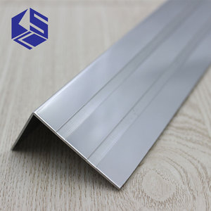 Une grande valeur en acier inoxydable polonais en céramique carreaux <span class=keywords><strong>de</strong></span> porcelaine <span class=keywords><strong>nez</strong></span> <span class=keywords><strong>de</strong></span> <span class=keywords><strong>marche</strong></span> - Product Image 1