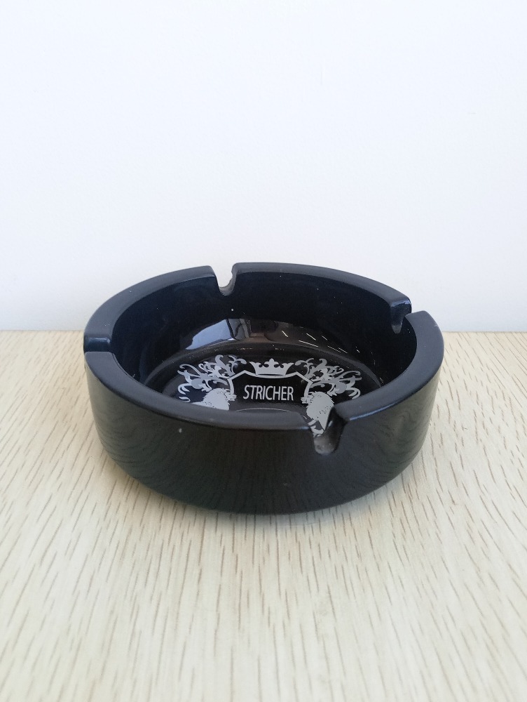 Haonai 10.5cm black glass ashtray with brand glass ashtray with custom logo