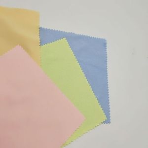Chiffon de <span class=keywords><strong>nettoyage</strong></span> de lunettes de lecture en microfibre personnalisé Caractéristique écologique pour l'utilisation de l'objectif et de l'écran - Product Image 3