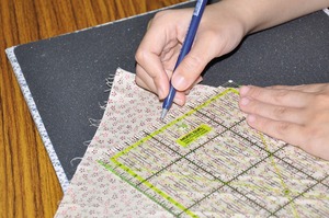 Kit de regla de retazos de costura de acrílico grueso profesional de 2,5 cm - Product Image 6