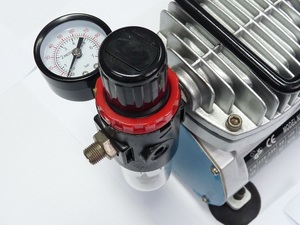 Piston <span class=keywords><strong>sans</strong></span> <span class=keywords><strong>huile</strong></span> de <span class=keywords><strong>compresseur</strong></span> d'<span class=keywords><strong>air</strong></span> silencieux portatif de AS18-2 1/6HP avec le moteur de noyau et l'<span class=keywords><strong>air</strong></span> de pompe refroidie - Product Image 3