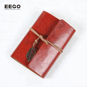 دفتر يوميات السفر المخصص المصنوع يدويًا من الجلد مكون من 6 حلقات يُعلق بشعار معدني حسب الطلب إصدار عام 2024 - Product Image 2