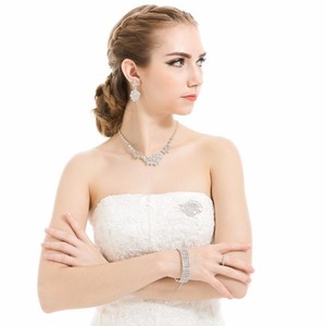 LUOTEEMI zircone gioielli New Fashion Lady AAA zircone Micro intarsio ghiacciato moderno anello nuziale da donna - Product Image 4