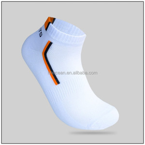 Lucidez algodón color sólido moda boca baja absorber el sudor calcetines barco Calcetines - Product Image 3