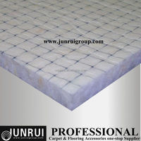 Épais sous-couche imperméable pour tapis