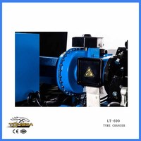 Changeur de pneus de bus Tongda 2023 LT 690 Pneus de véhicules lourds Bras robotisé semi-automatique pour changer les pneus