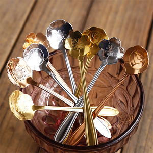 Meilleurs cadeaux Cuillère à thé et à café <span class=keywords><strong>en</strong></span> acier inoxydable <span class=keywords><strong>argent</strong></span>é or rose Vintage Fleur Cuillère à thé mignonne Petite cuillère à dessert Mini <span class=keywords><strong>cuillères</strong></span> pour le café - Product Image 3