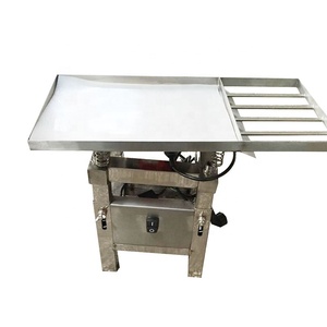 Coperchio per depositatore di cioccolato manuale latte caffè tempra per cioccolato calda macchina per la produzione e l'incisione macchina di piccole dimensioni fusione 220V - Product Image 2
