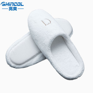 Thoải Mái Và Độ Bền Tùy Chỉnh Cá Nhân Ưa Thích Thêu Mùa Đông Ấm San Hô Nhung Chống-Trượt Khách Sạn Dép Đi Trong Nhà Giày - Product Image 2
