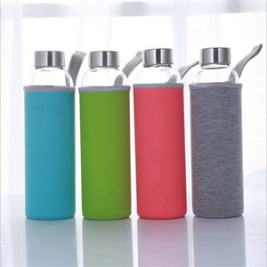 Colore <span class=keywords><strong>500</strong></span> <span class=keywords><strong>ml</strong></span> isolati personalizzato portatile borosilicato potabile bottiglia di acqua di vetro con custodia in neoprene - Product Image 1