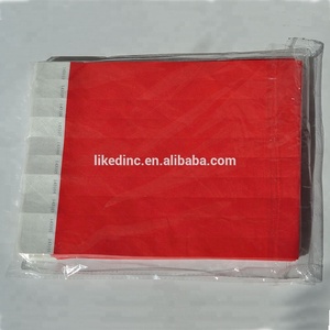 Bracelets en papier Tyvek rouges jetables personnalisés 1070 pour cadeaux de mariage et événements - Product Image 6
