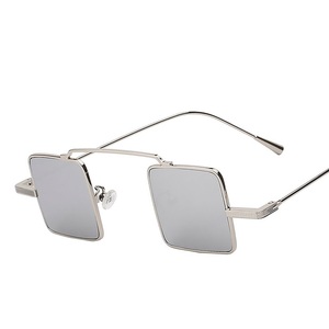 <span class=keywords><strong>Occhiali</strong></span> <span class=keywords><strong>da</strong></span> <span class=keywords><strong>Sole</strong></span> Vintage Unici per Uomo, Montatura Quadrata, <span class=keywords><strong>Occhiali</strong></span> <span class=keywords><strong>da</strong></span> <span class=keywords><strong>Sole</strong></span> Classici Steampunk per Donna, Design di Marca, <span class=keywords><strong>Lenti</strong></span> <span class=keywords><strong>Colorate</strong></span> Effetto Mare, Protezione UV400 - Product Image 3