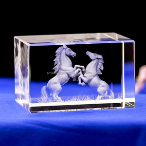 Cầu Nhỏ Thiết Kế Mới Cao Cấp Tùy Chỉnh Quà Tặng Khuyến Mãi 3D Pha Lê Horse Laser Khắc Thủy Tinh Khối - Product Image 1