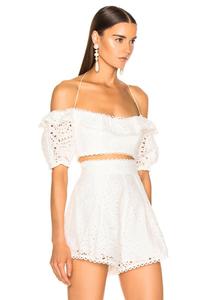 Lancai 2021 gasa nueva moda conjunto de dos piezas <span class=keywords><strong>blanco</strong></span> elegante mujer encaje hombro Tops y pantalones cortos vestido de verano - Product Image 3