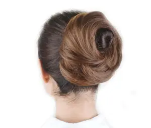 Natürliches Haar Chignon Synthetic Donut Hair Bun Pad Beliebte High Side Bun Schnelle und einfache Herbst Frisur