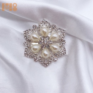 Broches de tortuga de cristal AB nuevos al por mayor con joyería de diamantes de imitación chapada en alfiler para bolsa de regalo de fiesta de boda para niños - Product Image 4