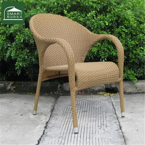 Chaise de bistrot en rotin et en plastique pour l'extérieur, le jardin, la terrasse et le balcon - Product Image 3