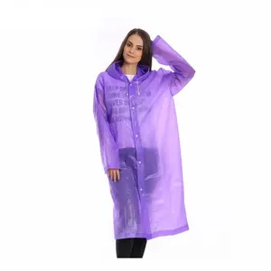 一次性成人多彩便携式透明 EVA 长雨衣带罩和长长的袖子