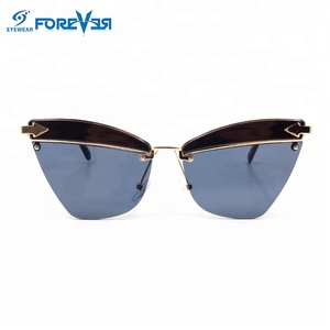 2018 échantillon <span class=keywords><strong>gratuit</strong></span> miroir mode <span class=keywords><strong>femme</strong></span> surdimensionné lunettes de soleil yeux de <span class=keywords><strong>chat</strong></span> - Product Image 2