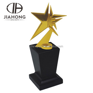 Fábrica barato al por mayor de plástico deportes mundo trofeo taza - Product Image 3