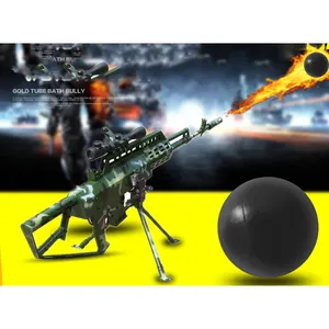 الكرة المطاطية السوداء ل مسدس هواء بندقية في تسلية الرماية. رصاصة مطاطية دائرية مقاومة للضغط