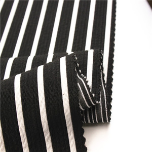 Tela jacquard de poliéster suave y económica con rayas blancas y negras para prendas de mujer, 2026 - Product Image 6