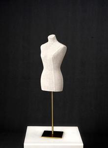 リネン生地カバー 女性ミニバストマネキン ゴールドベース付き - Product Image 4