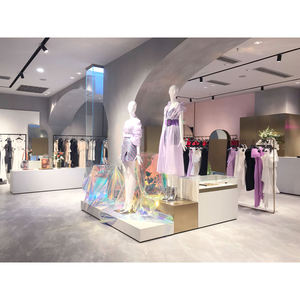 Exhibidores de Tienda para Niños con Diseño 3D Personalizado LUX, Mostradores de Vidrio Exclusivos para Tiendas de Ropa, para Uso en Tiendas Minoristas y Centros Comerciales - Product Image 6