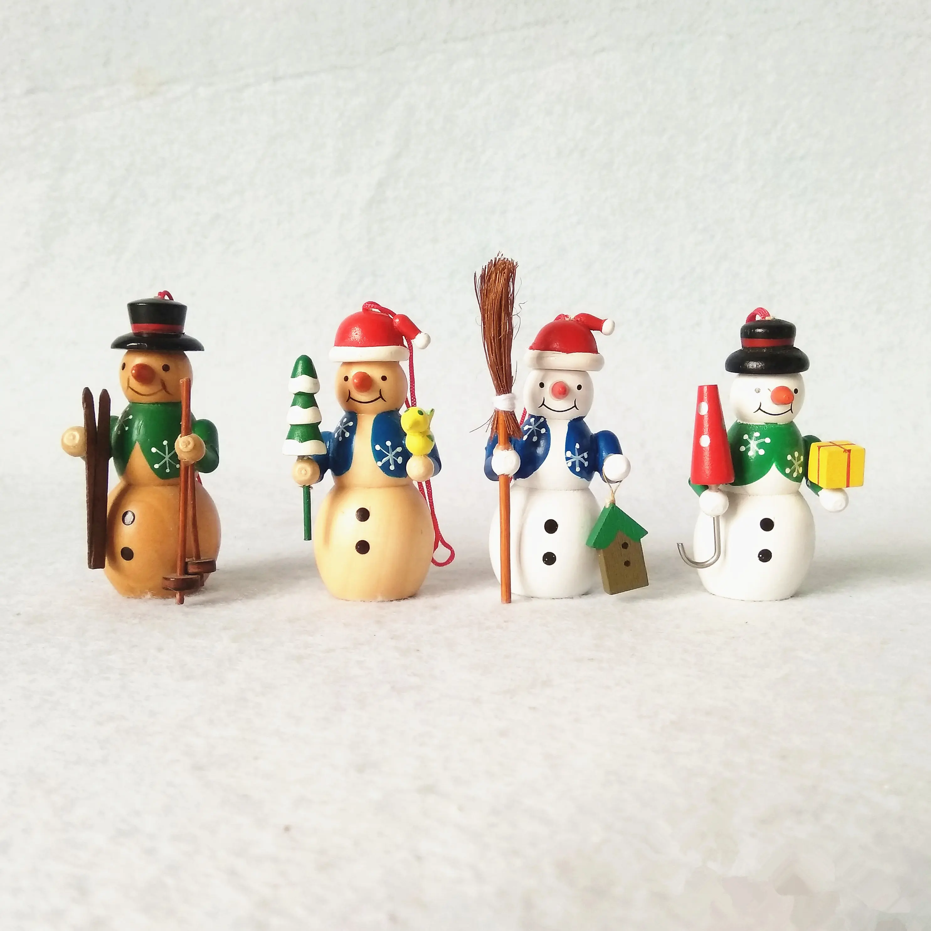 Wooden snowman figurines Christmas tree ornament