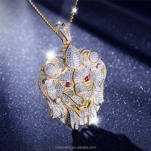 <span class=keywords><strong>Collana</strong></span> <span class=keywords><strong>con</strong></span> <span class=keywords><strong>Ciondolo</strong></span> <span class=keywords><strong>Leone</strong></span> in Ottone Placcato Argento 925 e Oro Bianco <span class=keywords><strong>con</strong></span> Zirconia Cubica, Gioielli da Uomo <span class=keywords><strong>con</strong></span> Charm Animale - Product Image 3
