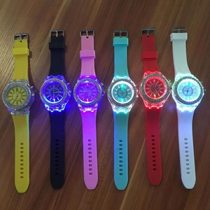 Orologio Led digitale all'ingrosso OEM Japan Movt specchio faccia Led orologio, led specchio orologio in Silicone - Product Image 1