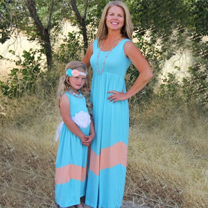2018 nuevo estilo de la madre y la hija negro y falda azul familia matching outfits verano playa - Product Image 3