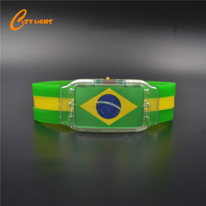 กำไลข้อมือไฟ LED ธงชาติ ขายส่งจากเซินเจิ้น สำหรับงานปาร์ตี้และคอนเสิร์ต - Product Image 4