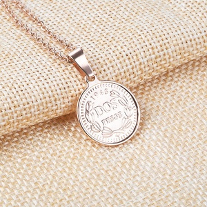 Personalizzato 18 K In Oro Rosa Placcato <span class=keywords><strong>Regina</strong></span> Britannica Elizabeth Martello Moneta <span class=keywords><strong>Della</strong></span> Collana Dei Monili Per Le Donne - Product Image 6