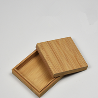 Petite boîte en bois avec serrure magnétique