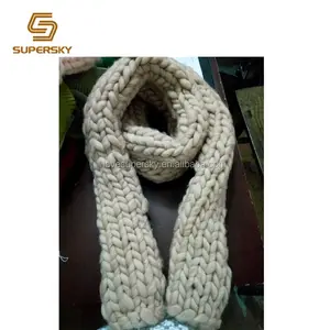 Sciarpa in lana Merino grossa lavorata a maglia all'ingrosso sciarpa in maglia fatta a mano gigante con colore personalizzato