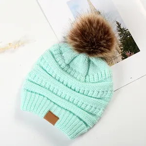 Vendita Calda Personalizzato Logo Lavorato A Maglia Berretto A Maglia Cappelli di Inverno Del Cappello Del Beanie Con Pom Pom