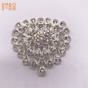 Broches de tortuga de cristal AB nuevos al por mayor con joyería de diamantes de imitación chapada en alfiler para bolsa de regalo de fiesta de boda para niños - Product Image 5