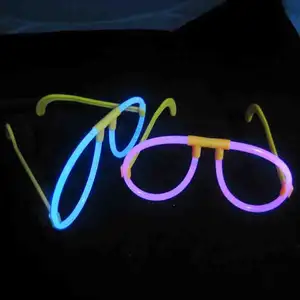 Best Seller 8 Inch Glow Sticks Chemical Necklace Bracelets Party Pack Foam Biodegradable GlowSticks